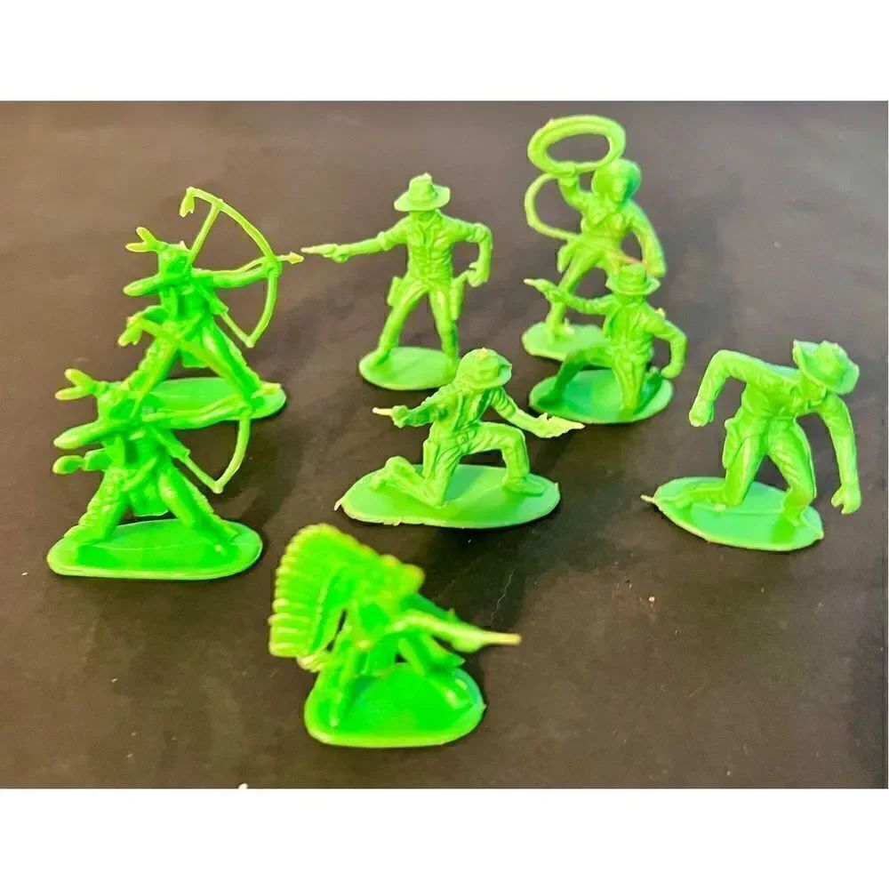 Vintage Lot Cowboys & Indians Native American Toy Action Figures Green Plastic